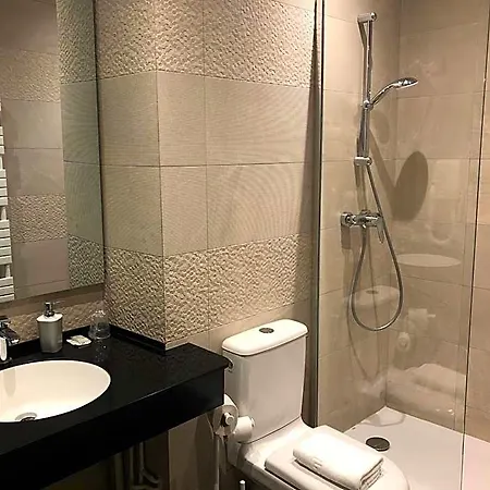 دو دراغون فندق باريس