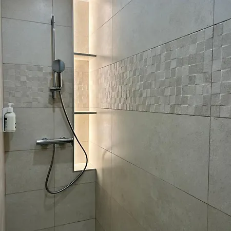 Du Dragon 2* Paříž