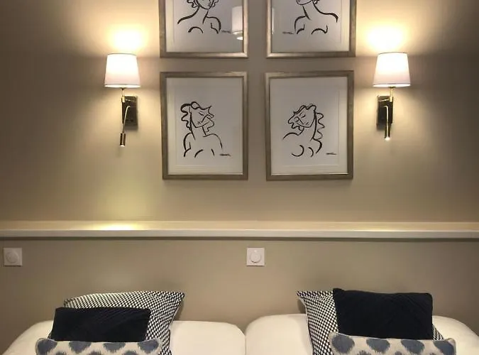 뒤 드래곤 호텔 2*